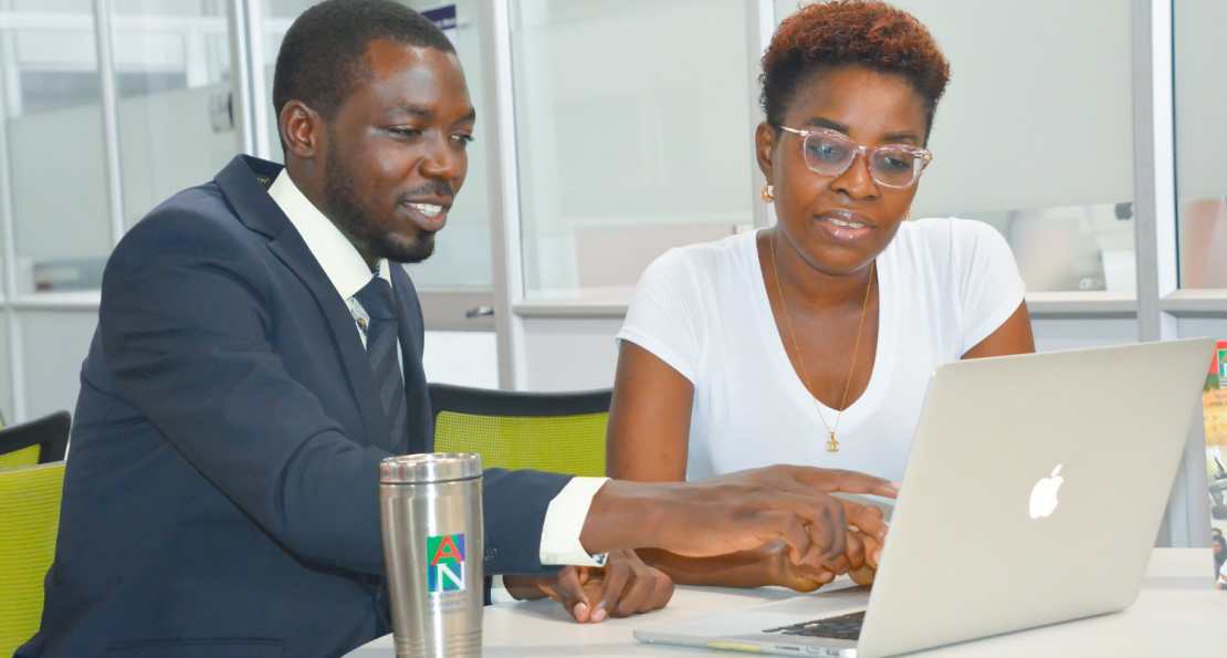 AUN Graduate Students Present Research at International Business Conference